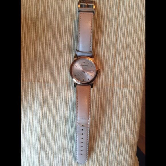🌺Host’s Pick x 2🌺 Authentic Burberry Rose Gold Tone Leather Watch BU9109 Swiss - Picture 7 of 10